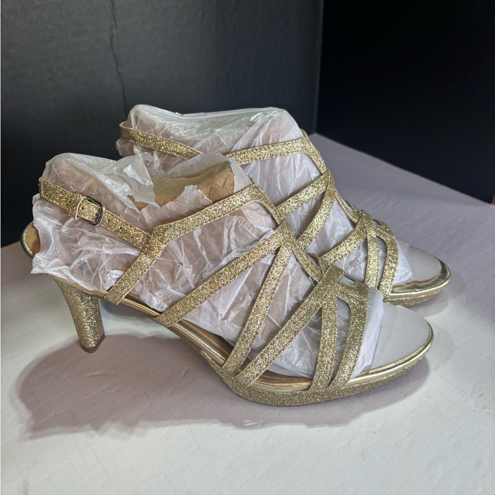 New Naturalizer Baylor heel